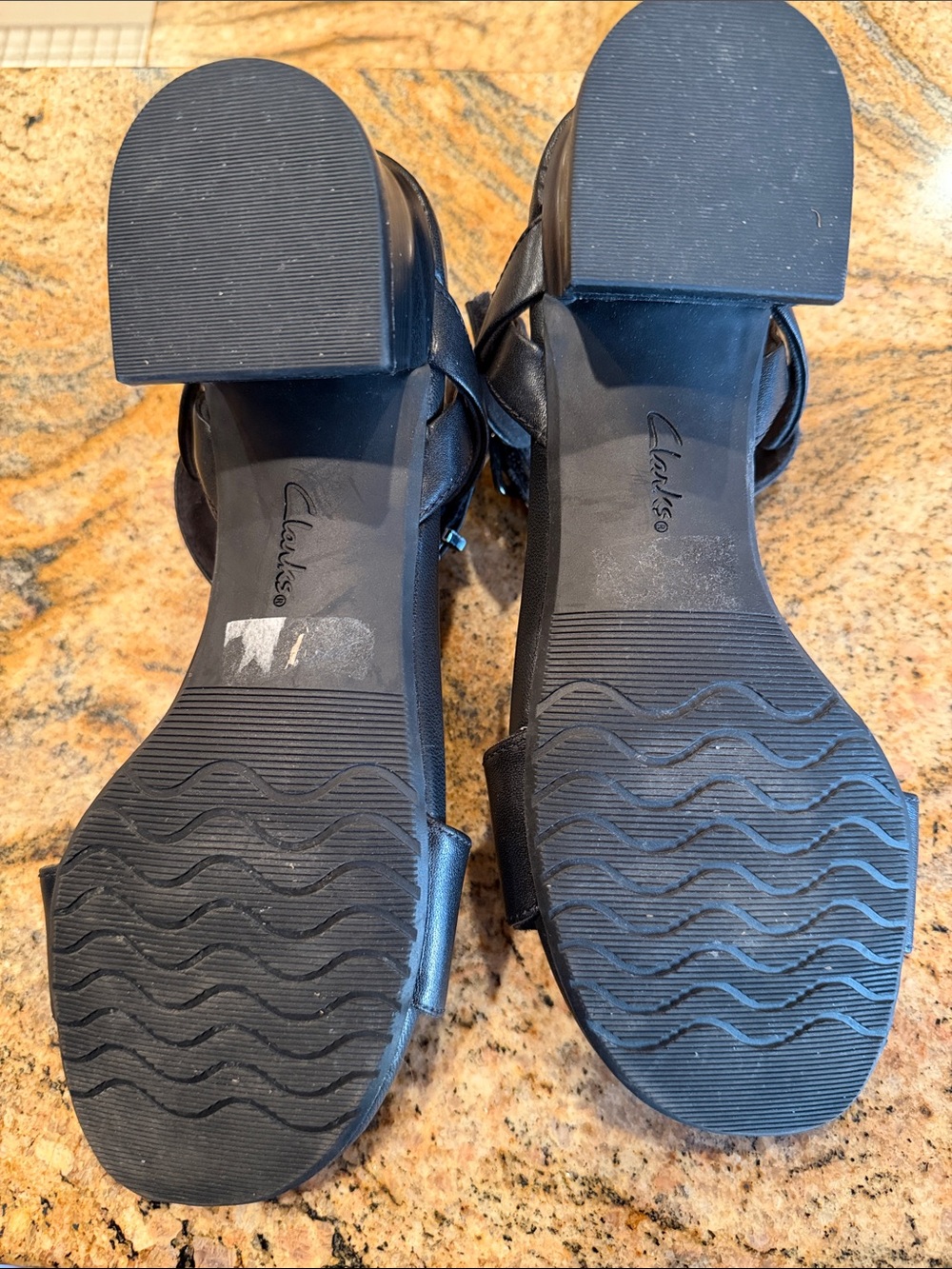 Clarks Black Open-Toe Ankle-Strap Sandals Size 9 - Picture 2 of 6